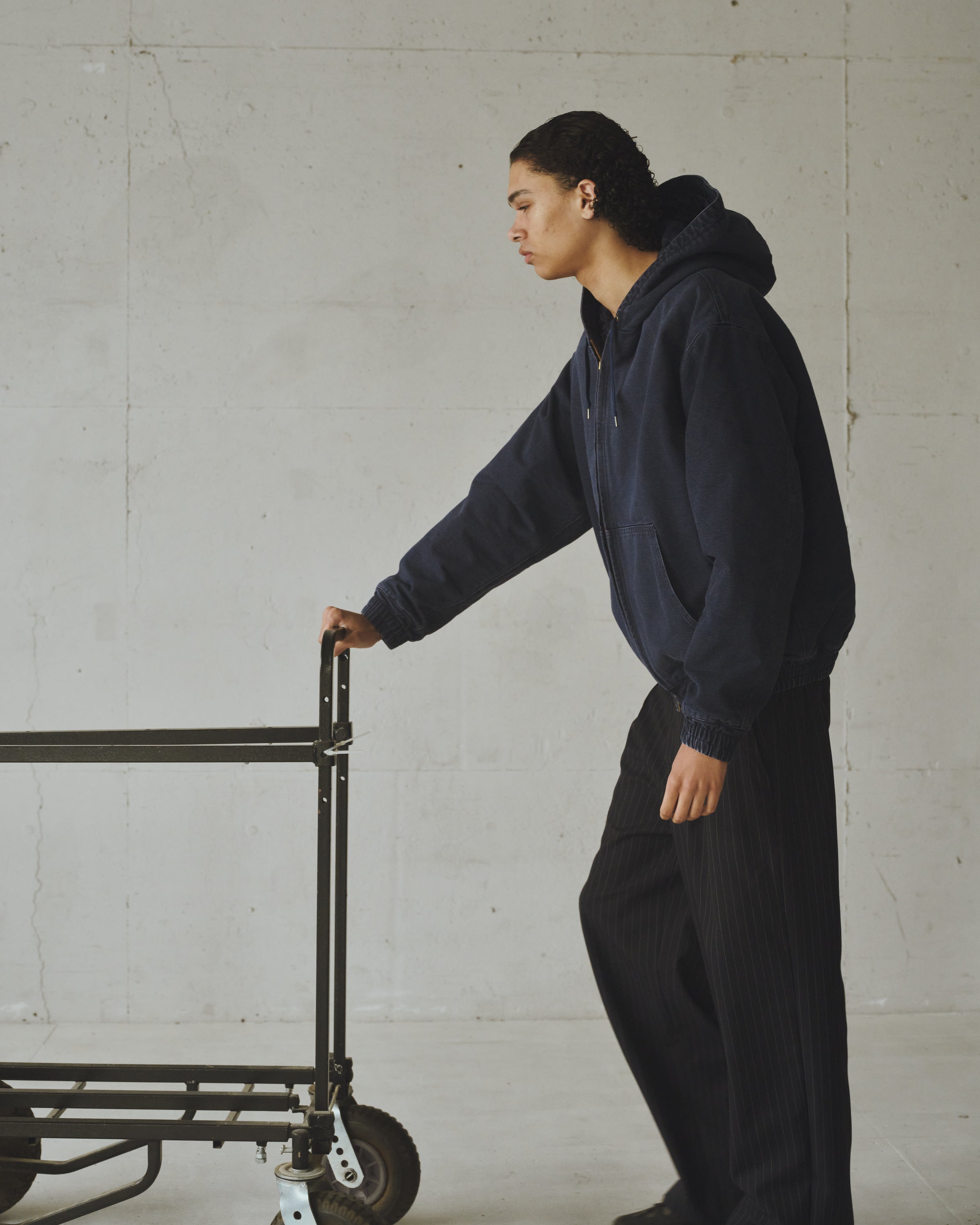RECYCLED POLYESTER NON-MULESED WOOL GABARDINE TWO TUCK MILITARY TROUSERS, Navy Stripe