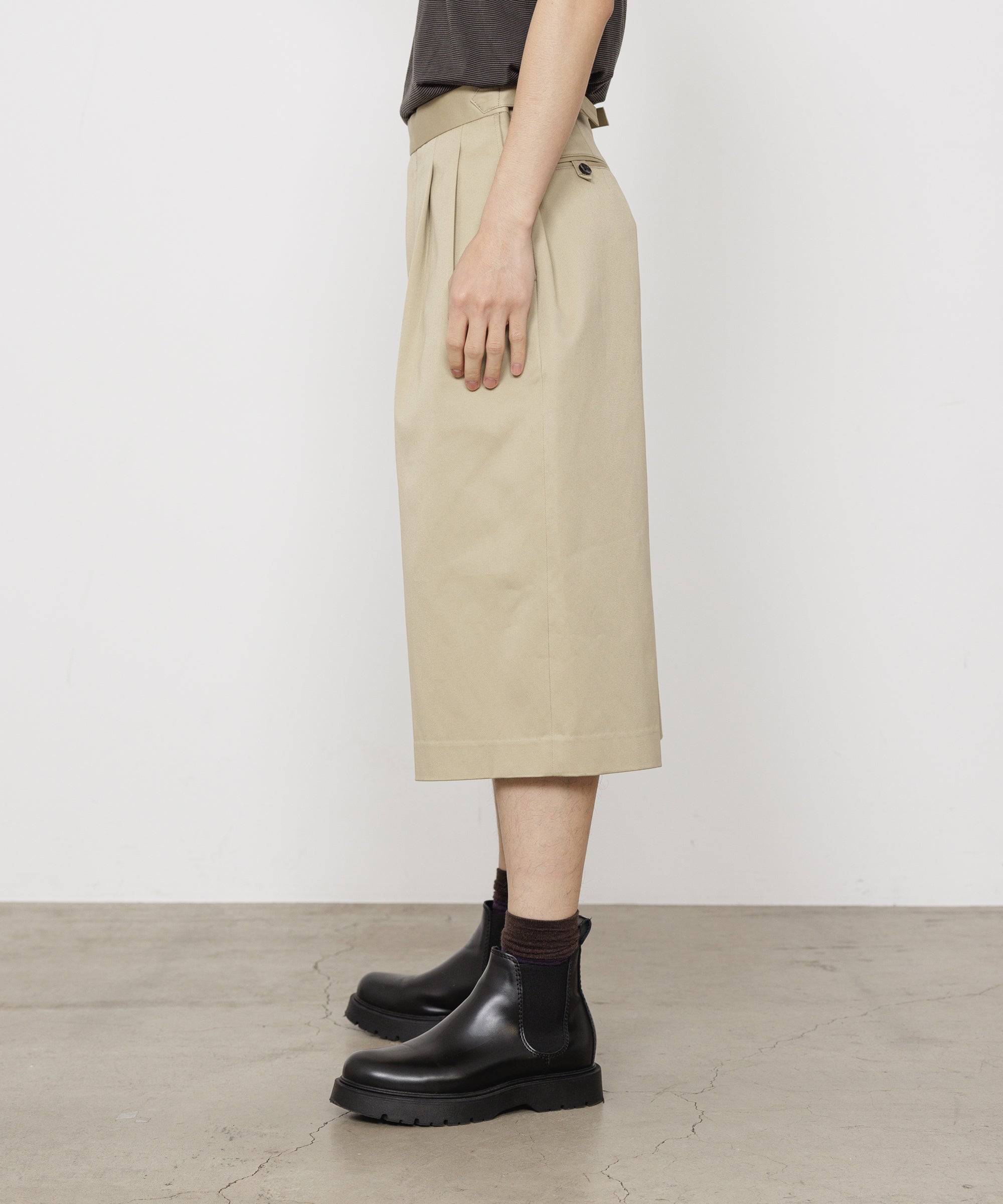 ORGANIC COTTON TWILL TWO TUCK CROPPED TROUSERS, Beige