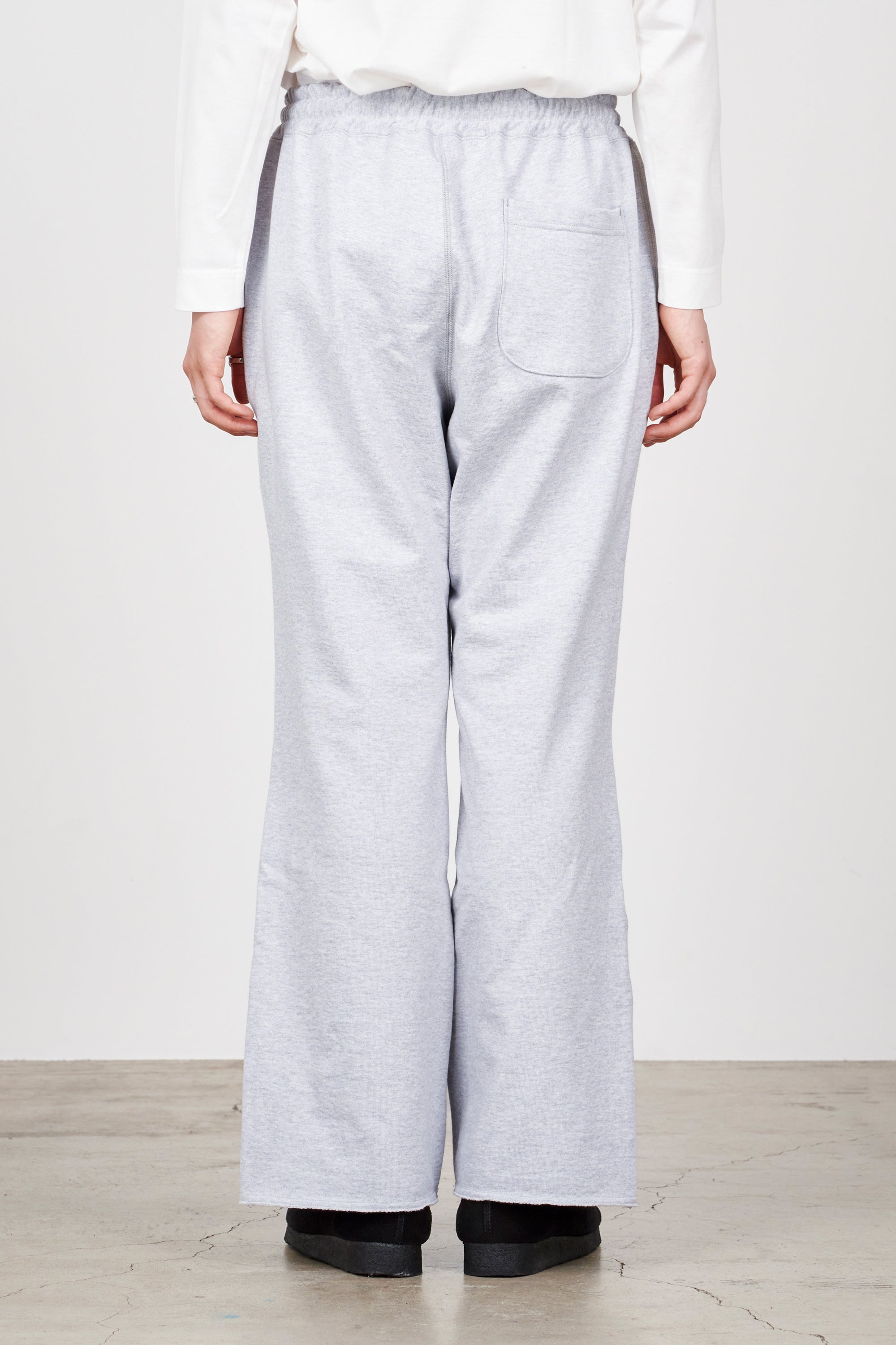 ORGANIC COTTON HEAVY FLEECE FLARED GYM PANTS, Ash Gray