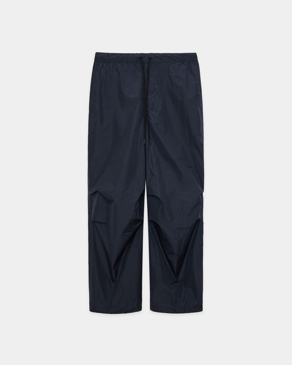 RECYCLED POLYESTER×SILK TAFFETA KNEE TUCK PANTS, Navy