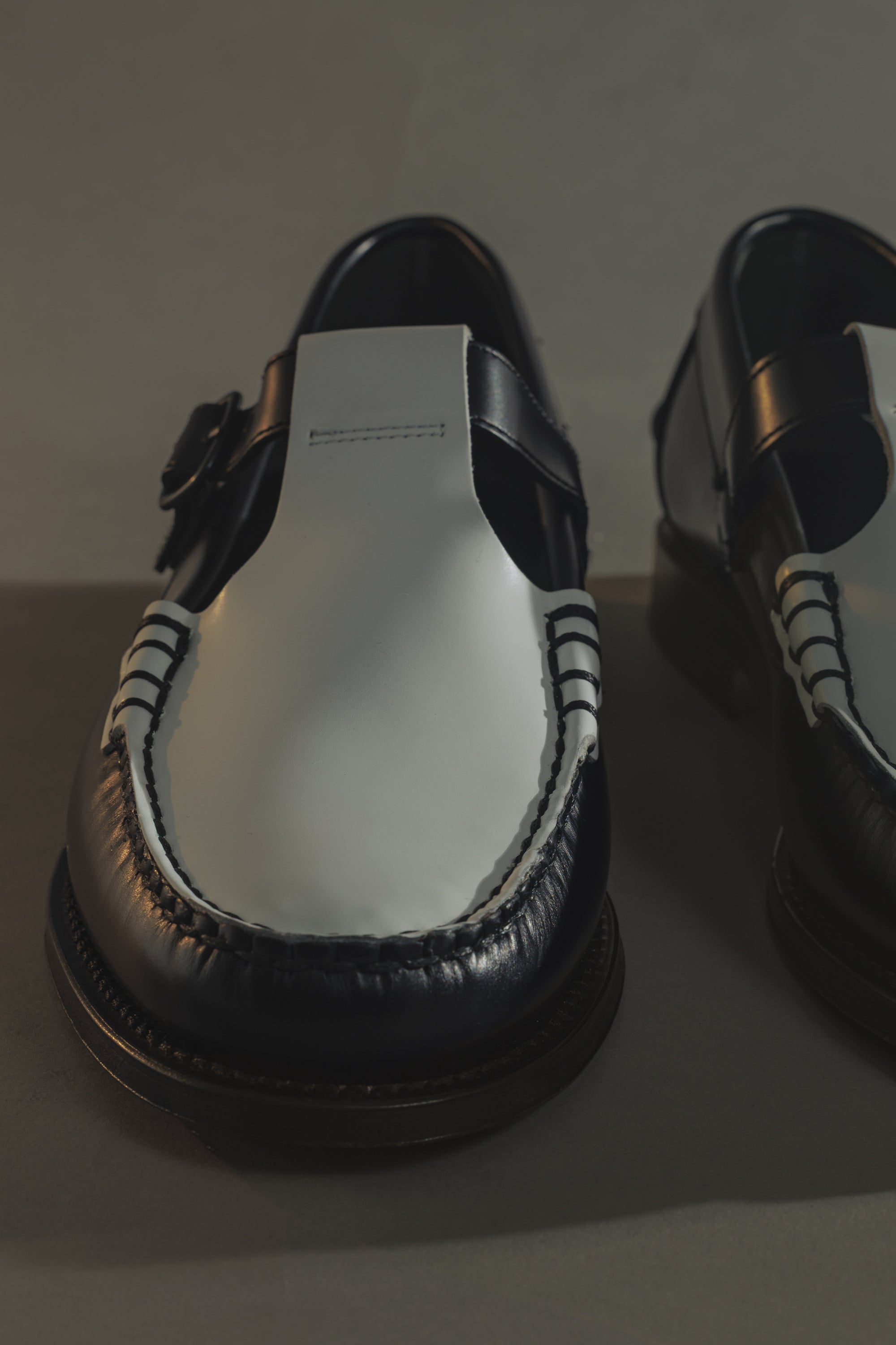 HEREU x MARKAWARE for ADAM ET ROPÉ Alber Bicolor, Black x White