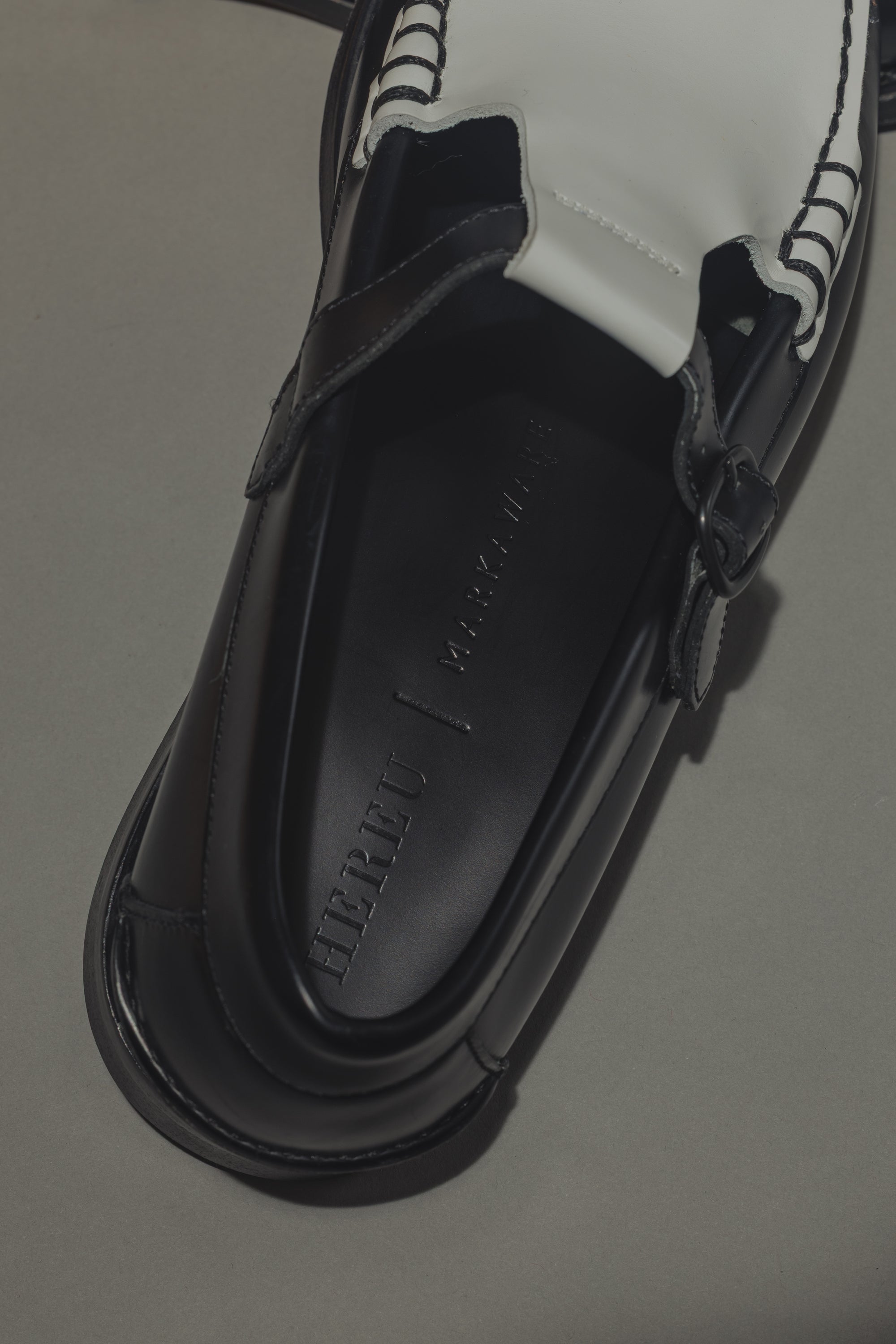 HEREU x MARKAWARE for ADAM ET ROPÉ Alber Bicolor, Black x White